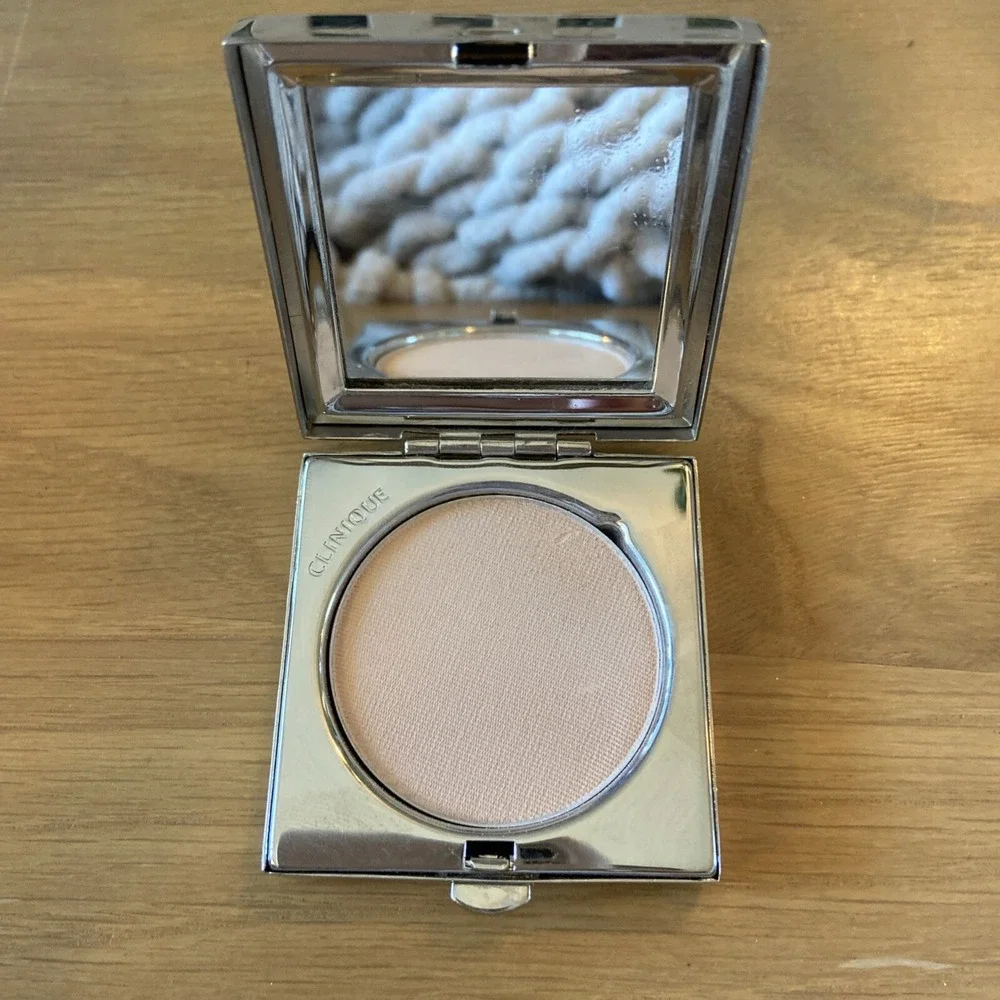 RARE Vintage Clinique Silver Tic Tac Toe Heart Compact Matte Beige 01 Powder
